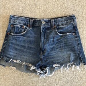 ABERCROMBIE “The Mom Short” High Rise Jean Shorts, Size 27/4, Medium Wash